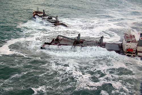 wreck-of-the-selendang-ayu (11)